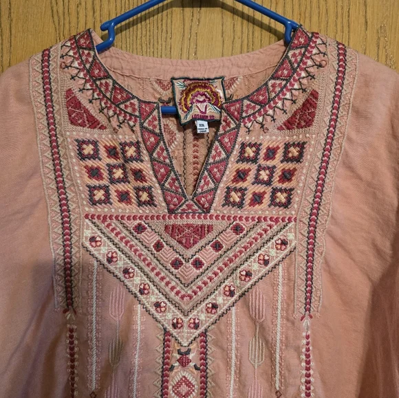 Johhny Was Hi~Lo Linen Embroidery Top - Picture 4 of 4